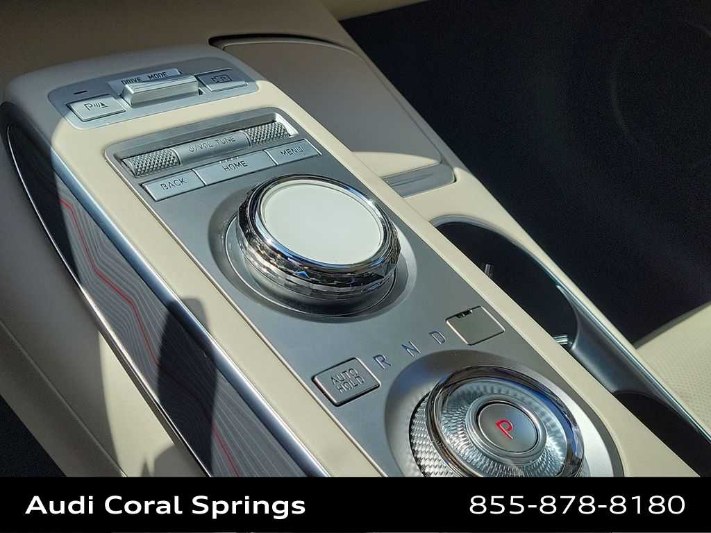 Thumbnail: 2022 Genesis GV70 - 25