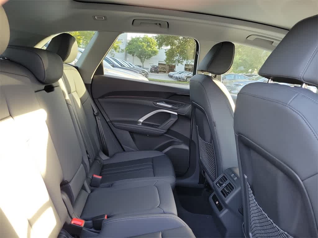 Thumbnail: 2025 Audi Q5 - 21