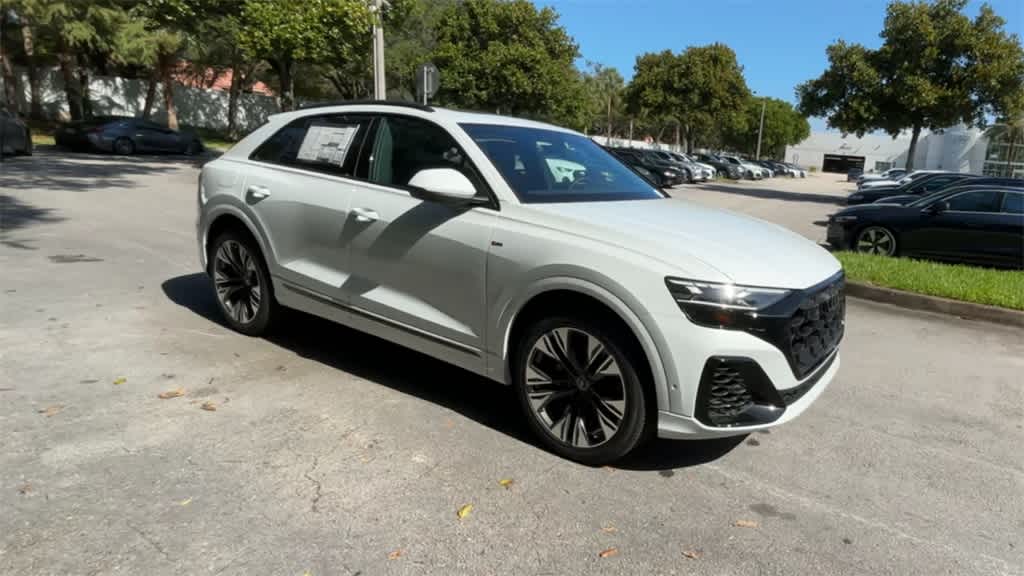 Thumbnail: 2025 Audi Q8 - 2