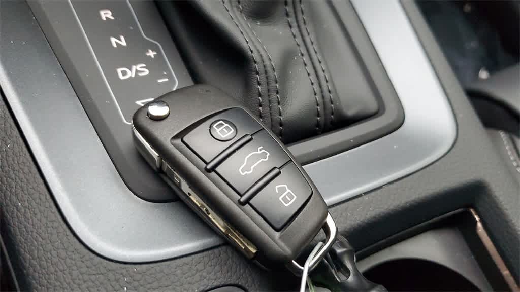 Thumbnail: 2025 Audi Q3 - 28