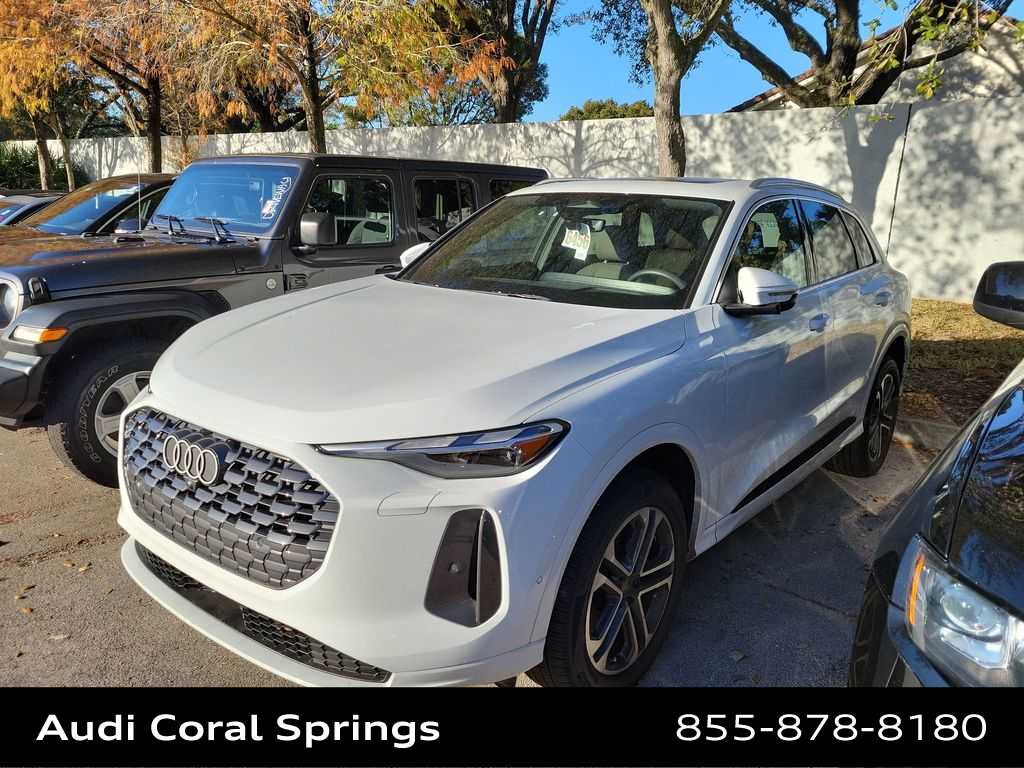 Thumbnail: 2025 Audi Q5 - 4