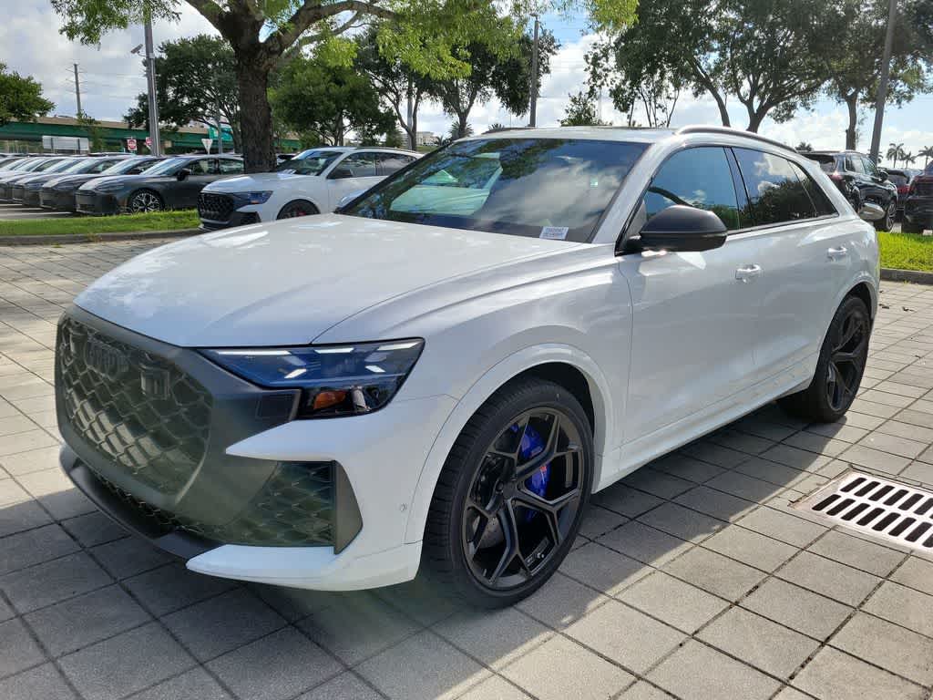 Thumbnail: 2026 Audi RS Q8 - 4