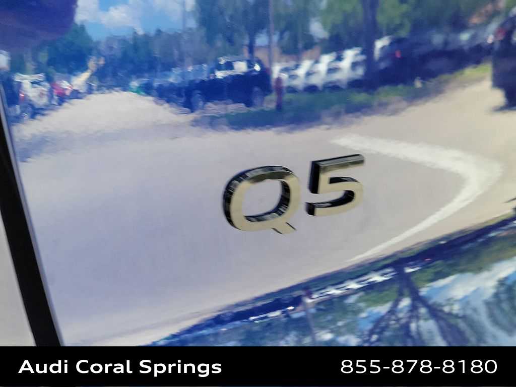 Thumbnail: 2025 Audi Q5 - 15
