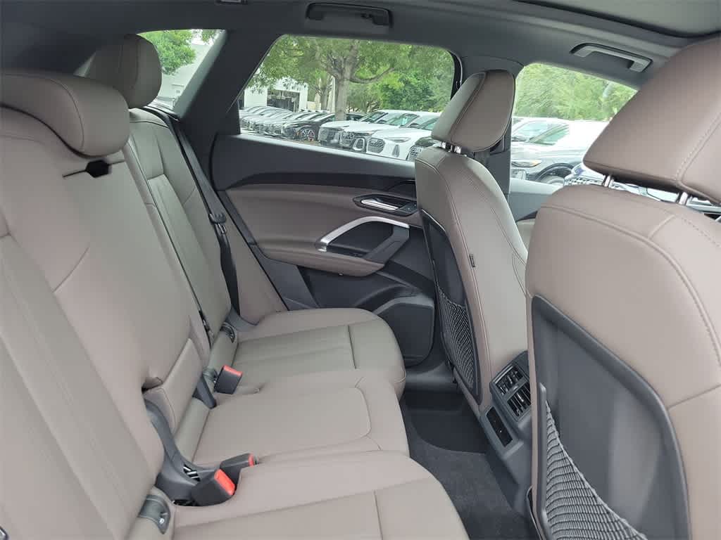 Thumbnail: 2025 Audi Q5 - 21