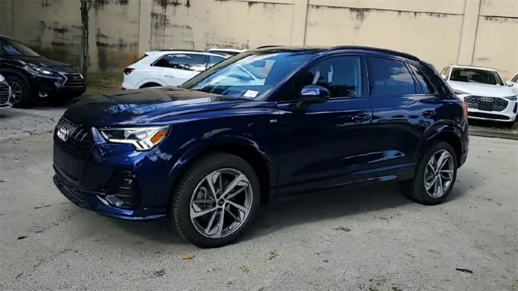 Thumbnail: 2025 Audi Q3 - 4