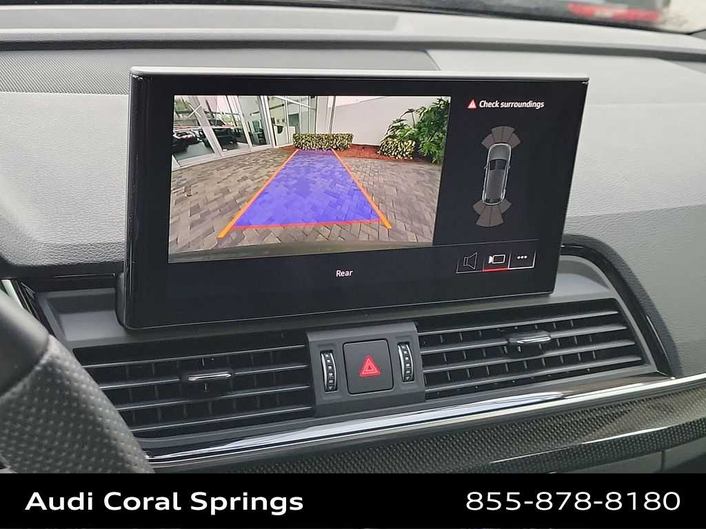 Thumbnail: 2023 Audi SQ5 - 24