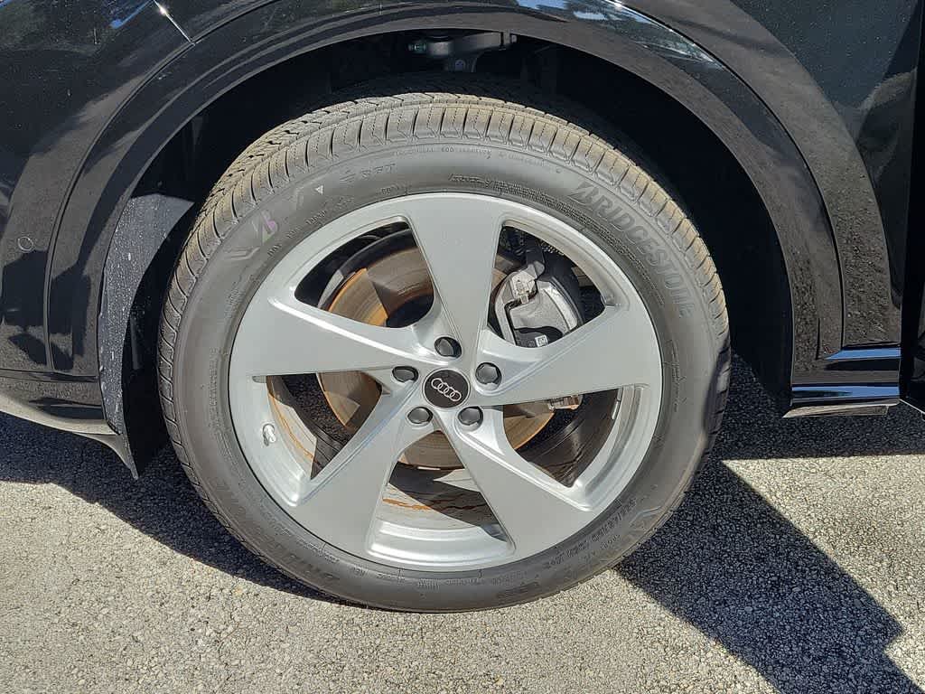 Thumbnail: 2025 Audi Q5 - 16