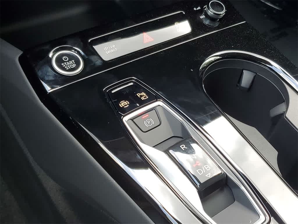 2025 Audi Q6 e-tron Prestige 25