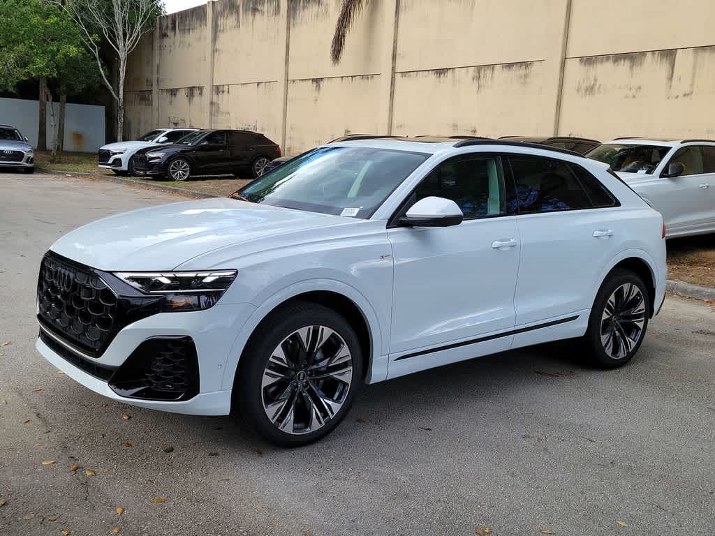 Thumbnail: 2026 Audi Q8 - 4