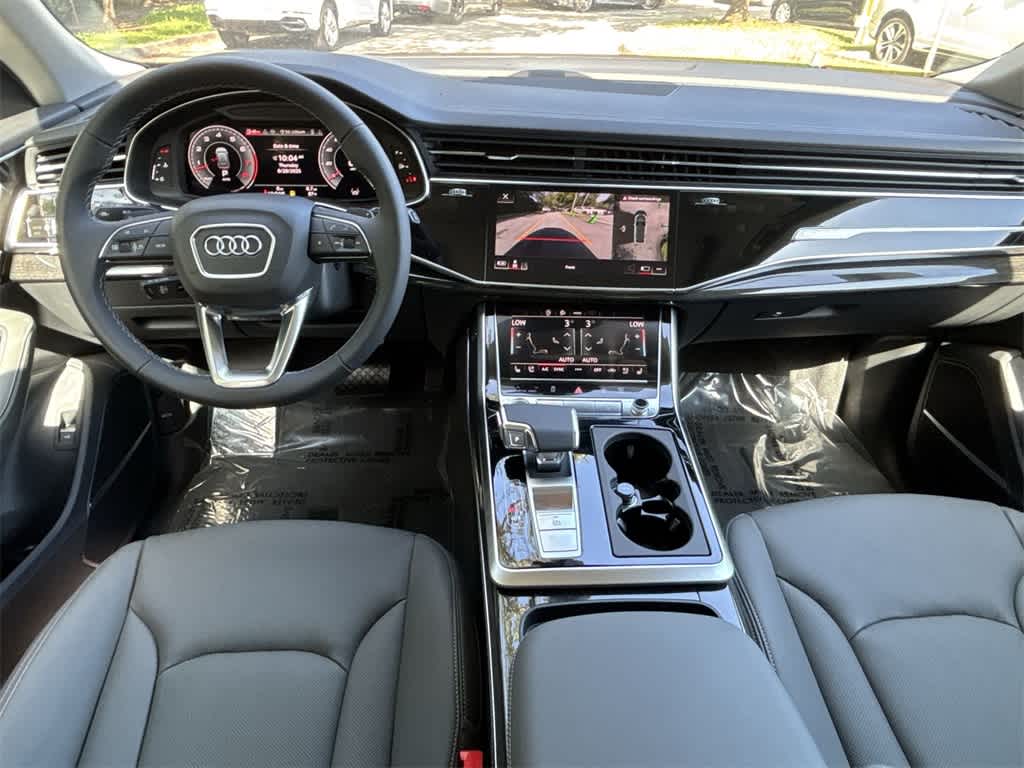 Thumbnail: 2025 Audi Q8 - 24