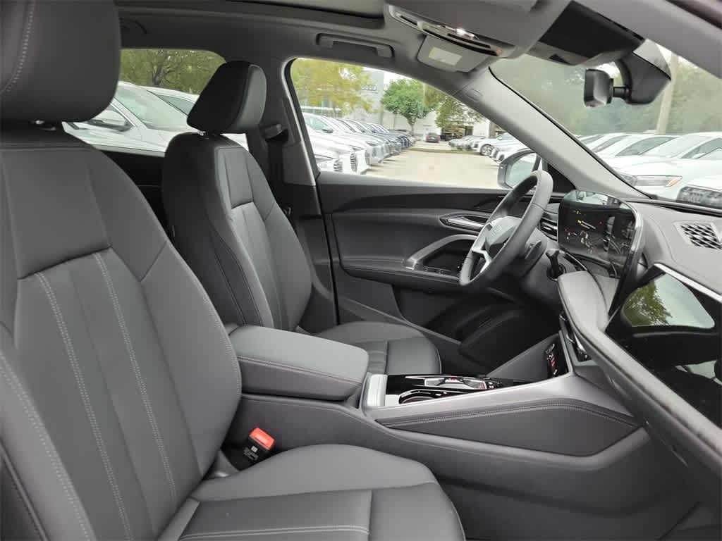 Thumbnail: 2025 Audi Q5 - 22