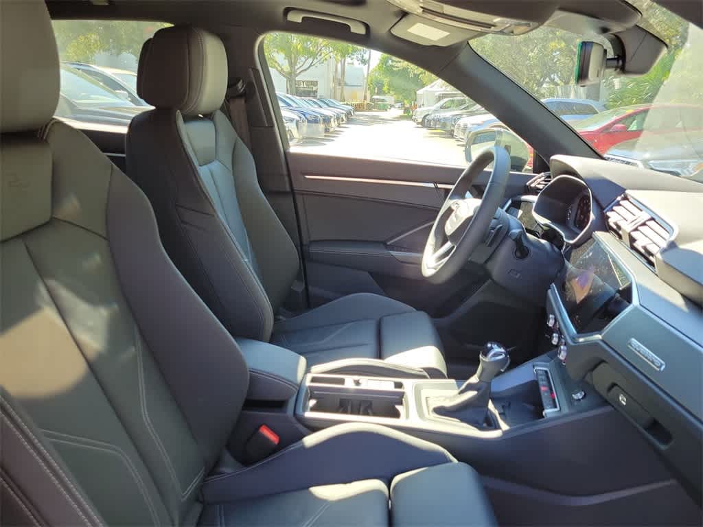 Thumbnail: 2025 Audi Q3 - 14