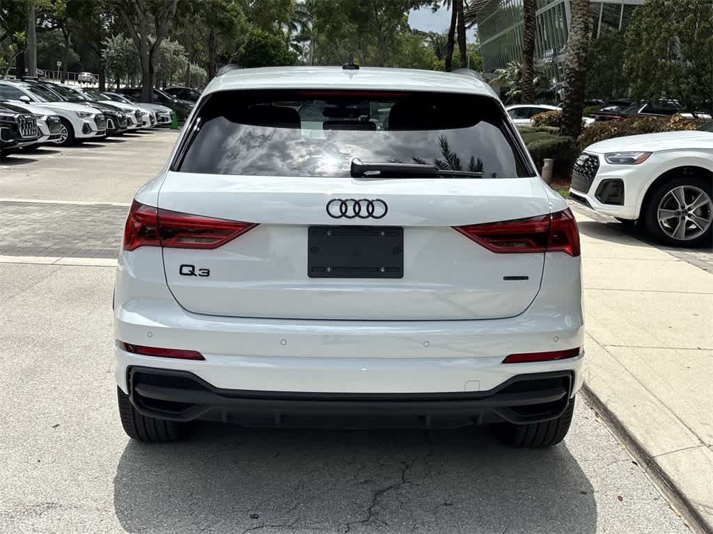 Thumbnail: 2025 Audi Q3 - 19