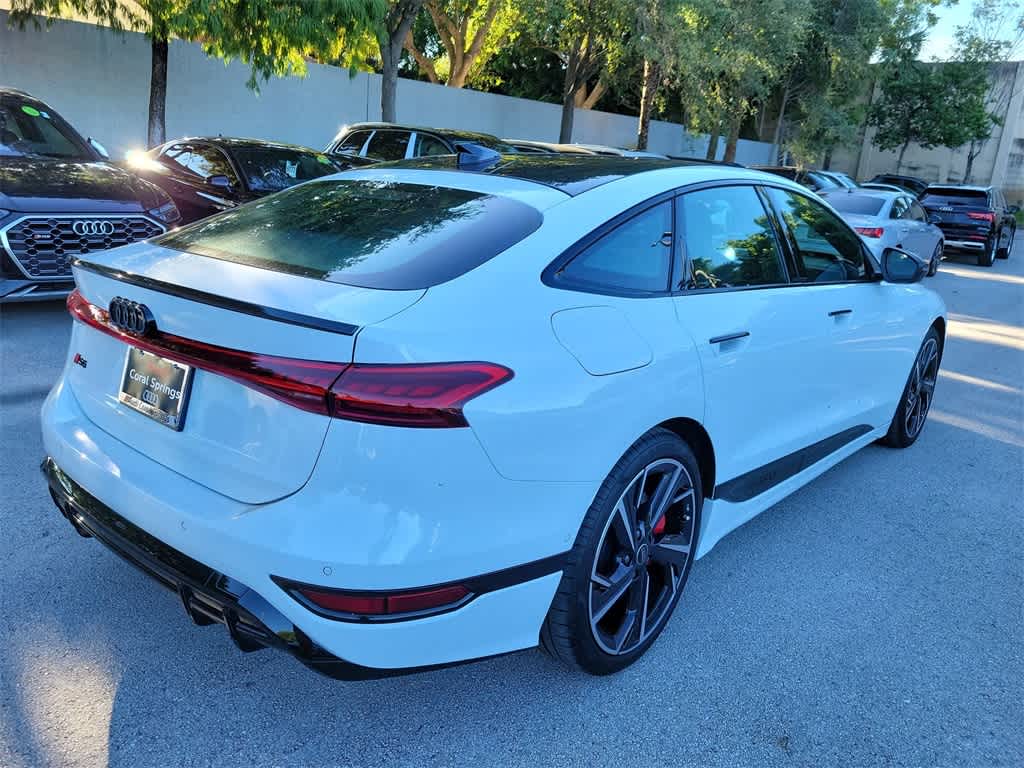 Thumbnail: 2025 Audi e-tron S - 8