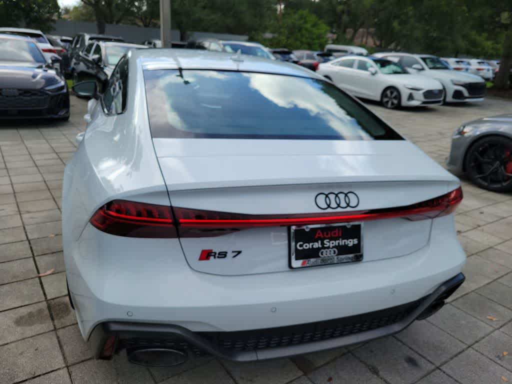 Thumbnail: 2025 Audi RS 7 - 4
