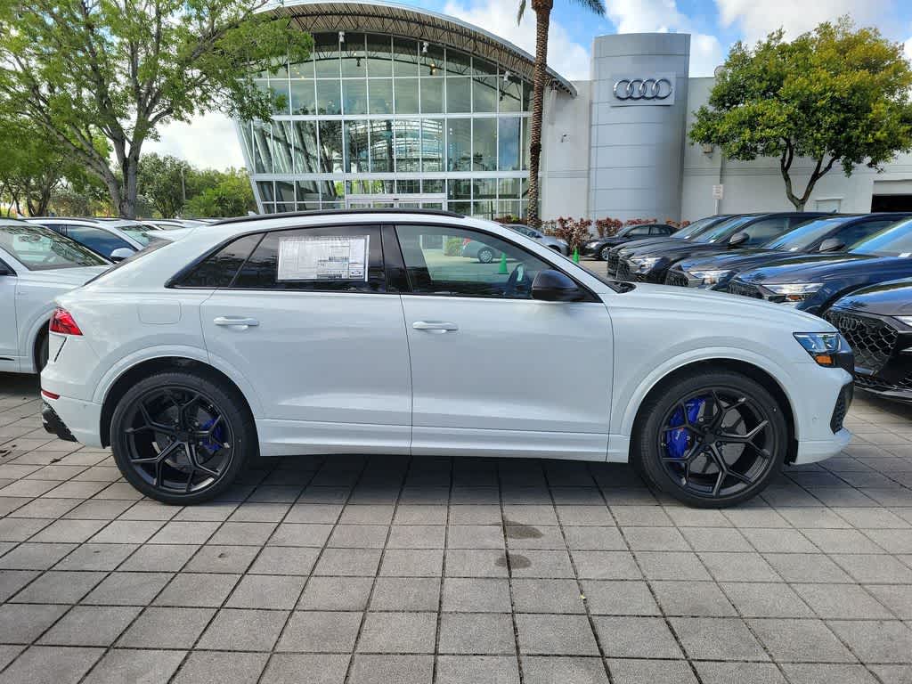 Thumbnail: 2026 Audi RS Q8 - 9