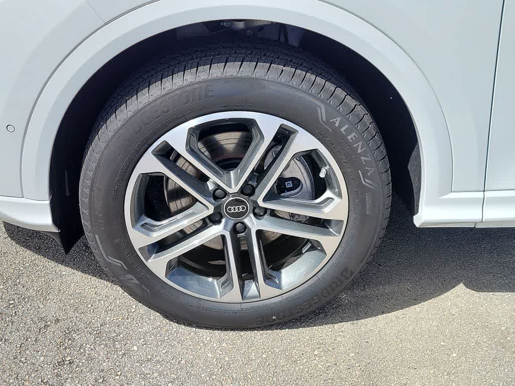 Thumbnail: 2025 Audi Q5 - 16