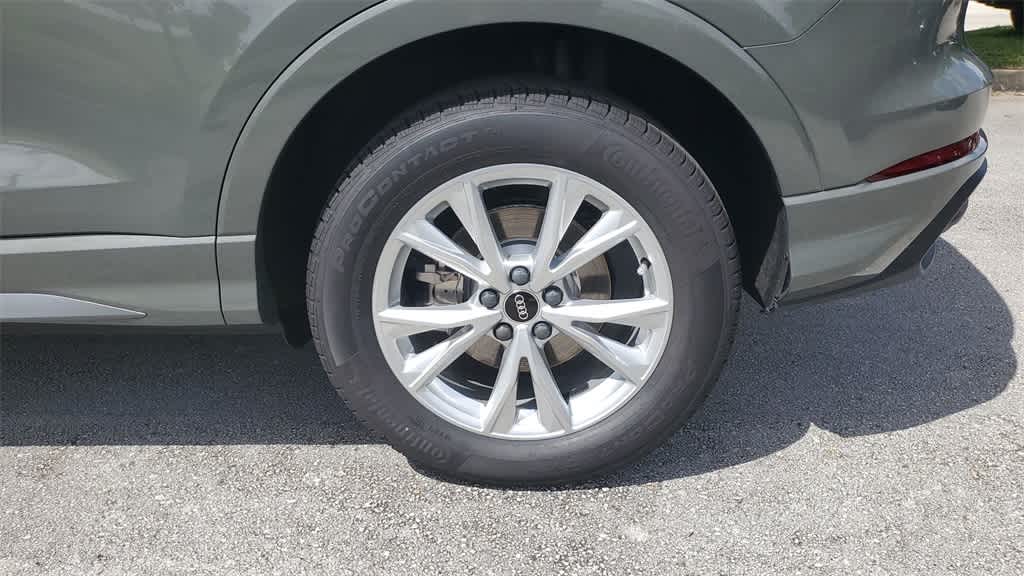 Thumbnail: 2025 Audi Q3 - 16