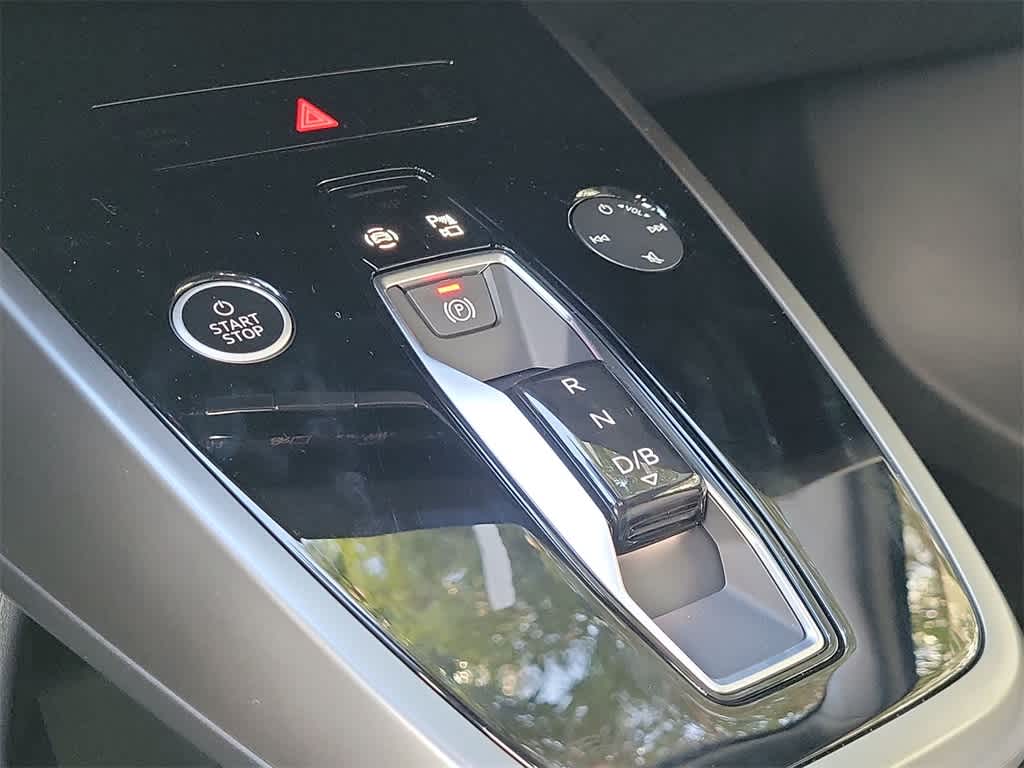 Thumbnail: 2026 Audi Q4 e-tron - 17