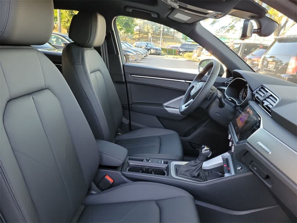 Thumbnail: 2025 Audi Q3 - 22