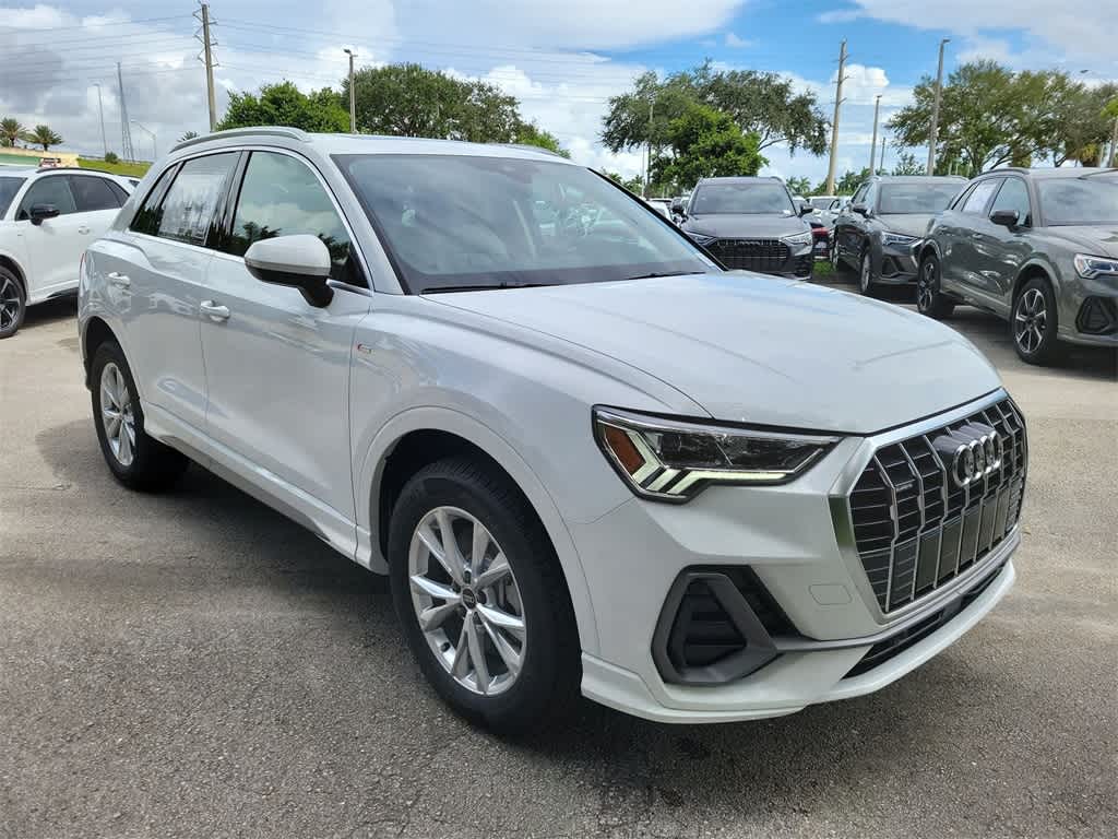 Thumbnail: 2025 Audi Q3 - 2