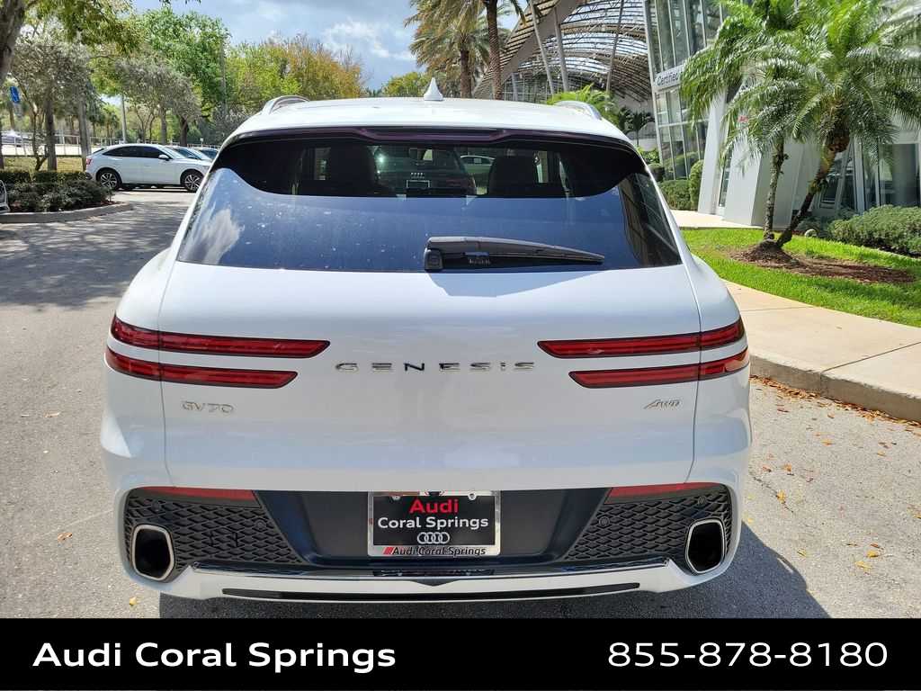 Thumbnail: 2022 Genesis GV70 - 13