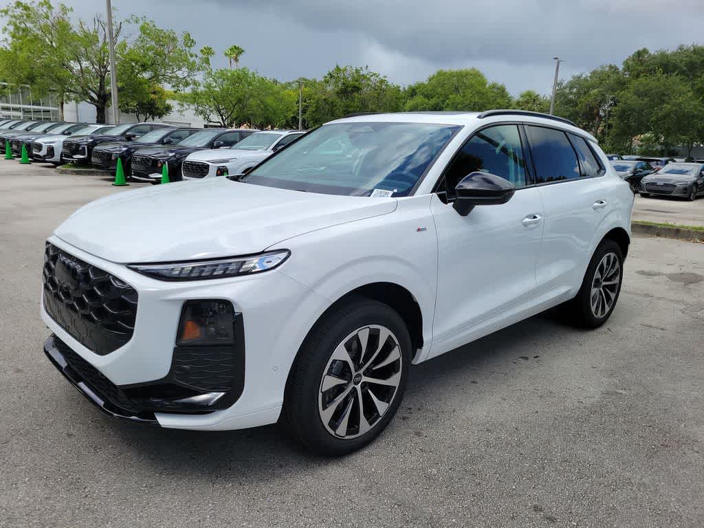 Thumbnail: 2026 Audi Q3 - 4