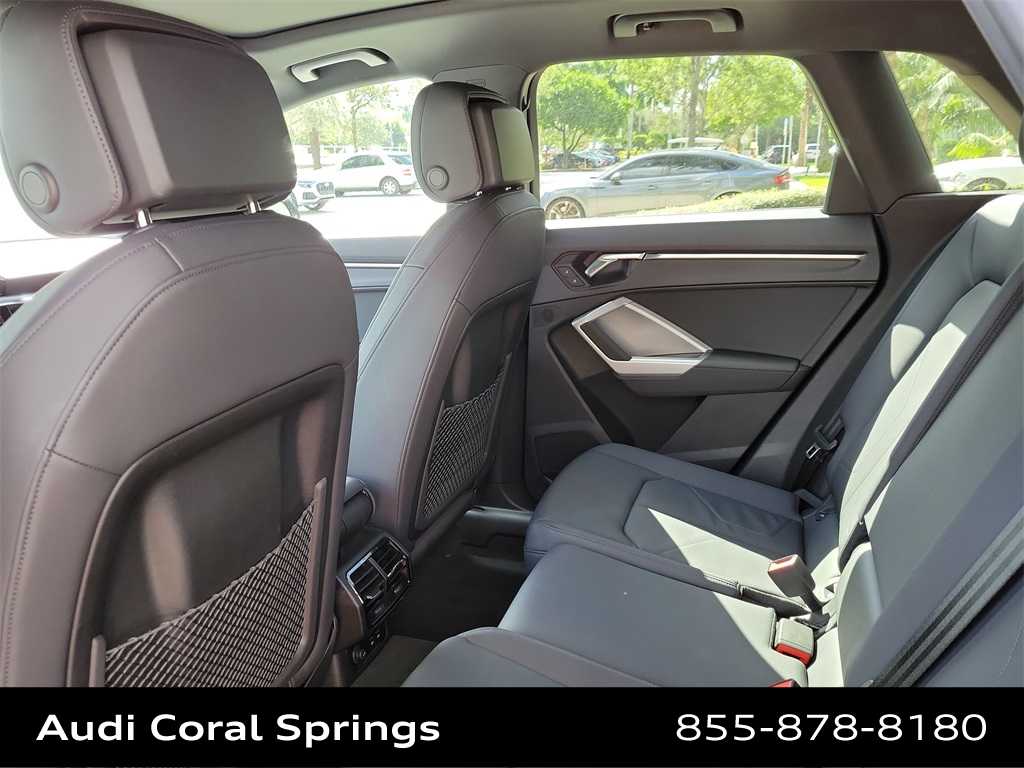 Thumbnail: 2025 Audi Q3 - 12