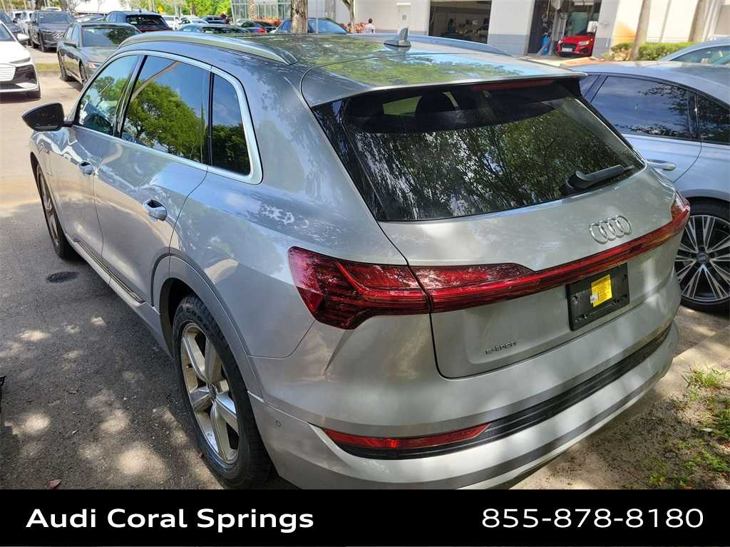 Thumbnail: 2019 Audi e-tron - 18