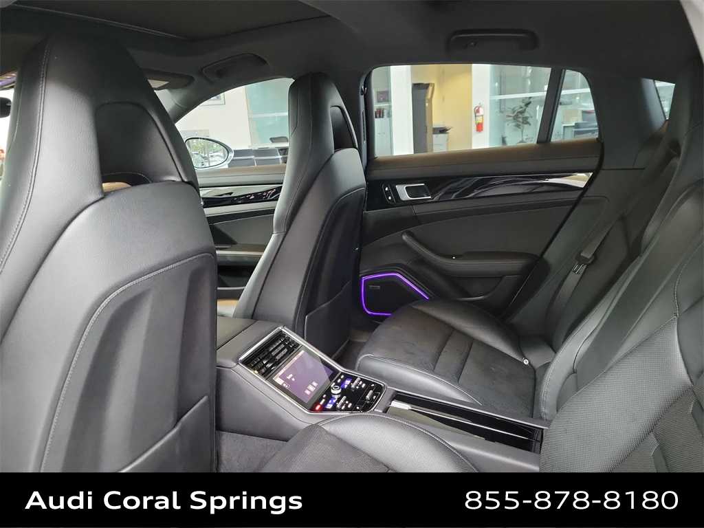 Thumbnail: 2021 Porsche Panamera - 12