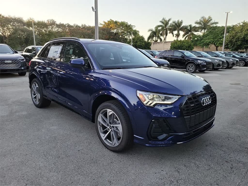 Thumbnail: 2025 Audi Q3 - 2