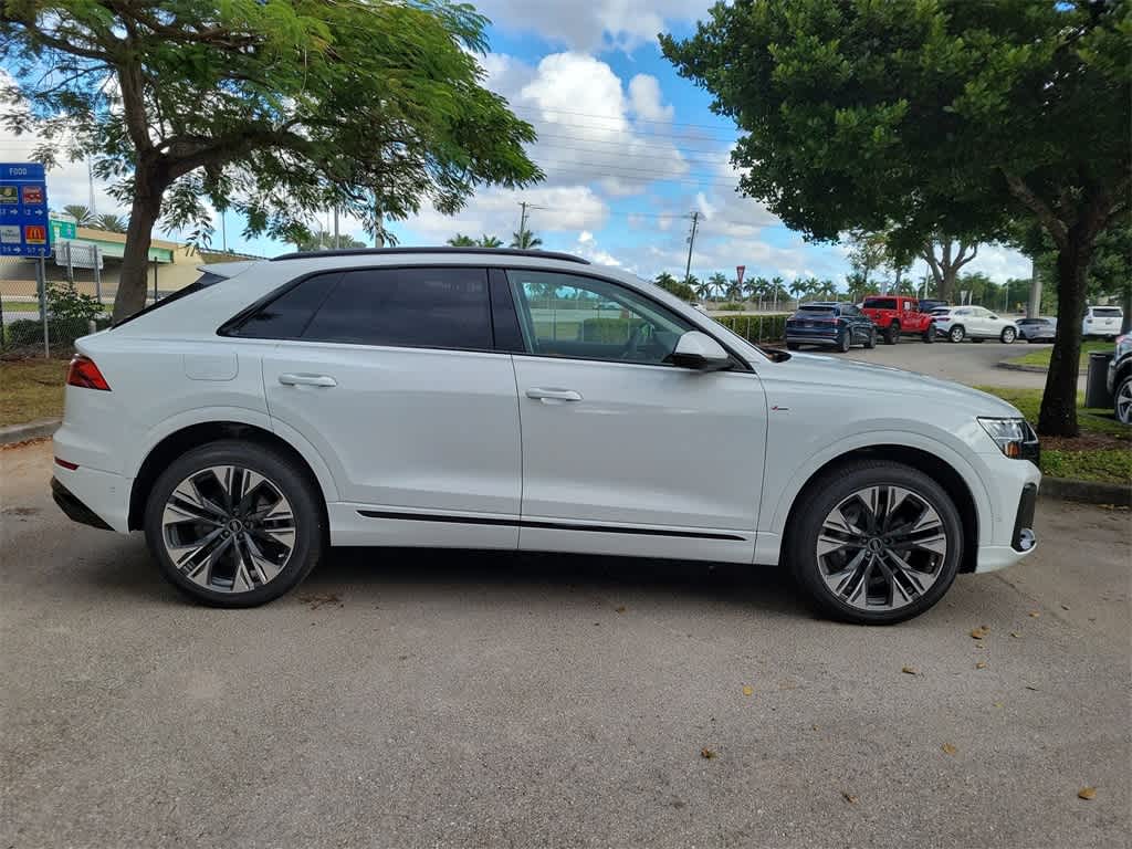Thumbnail: 2026 Audi Q8 - 9