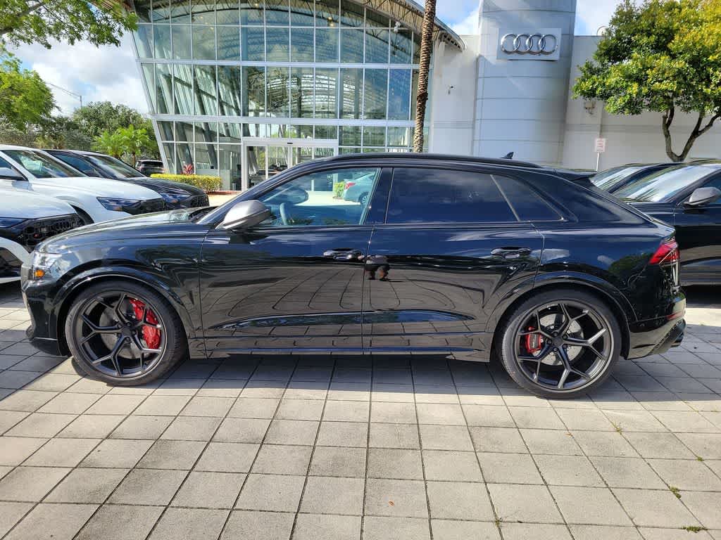 Thumbnail: 2026 Audi RS Q8 - 5
