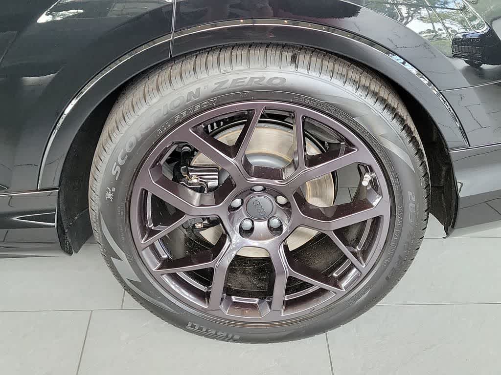 Thumbnail: 2026 Audi SQ7 - 8