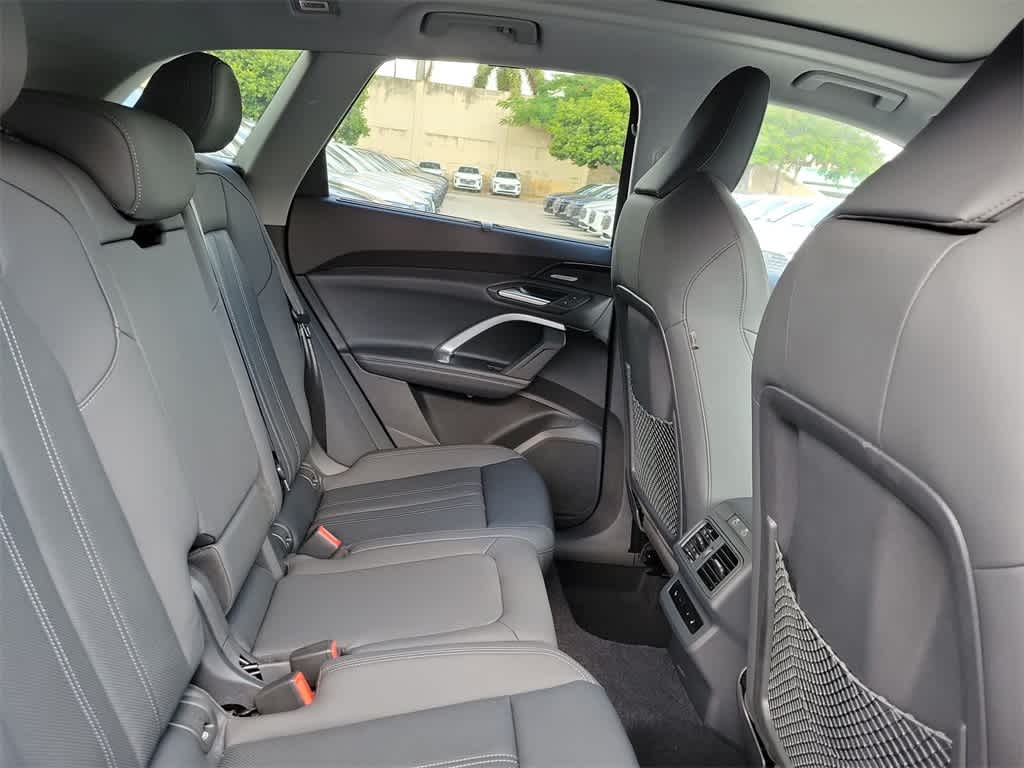 Thumbnail: 2025 Audi Q5 - 13