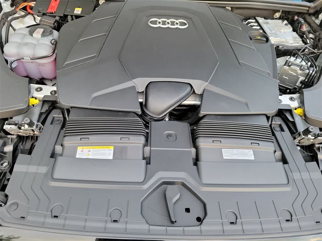 Thumbnail: 2026 Audi Q8 - 9