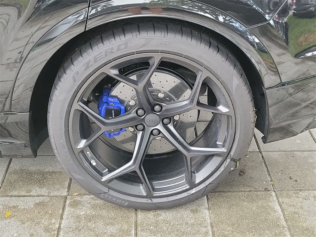 Thumbnail: 2026 Audi RS Q8 - 16