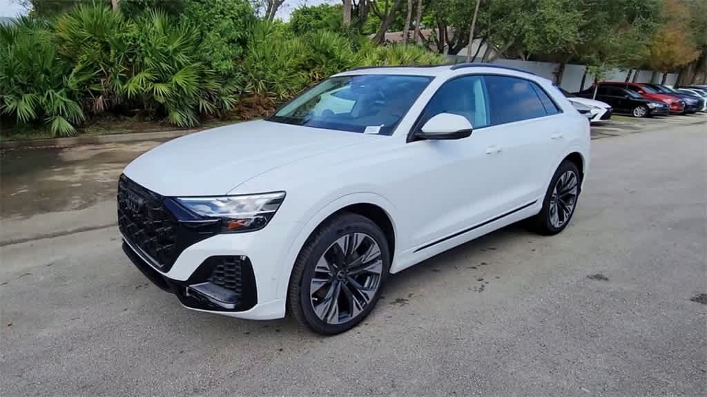 2025 Audi Q8 55 Premium photo 4