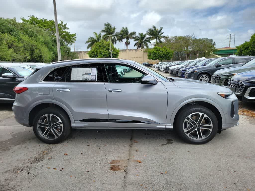 Thumbnail: 2026 Audi Q5 - 9