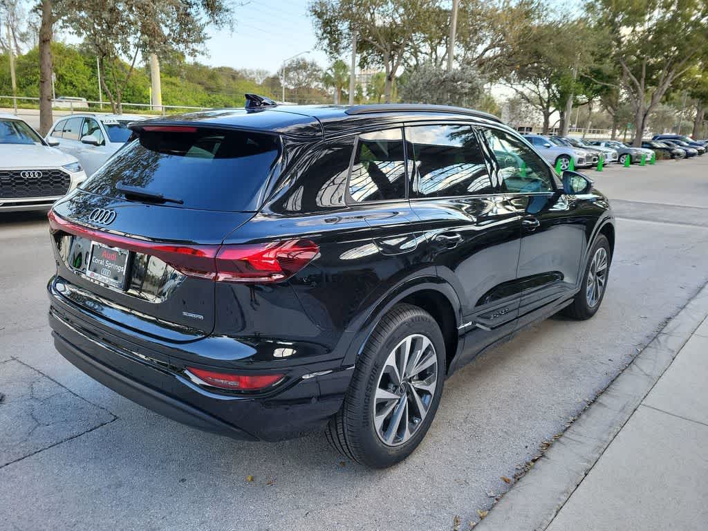 Thumbnail: 2025 Audi Q6 e-tron - 8