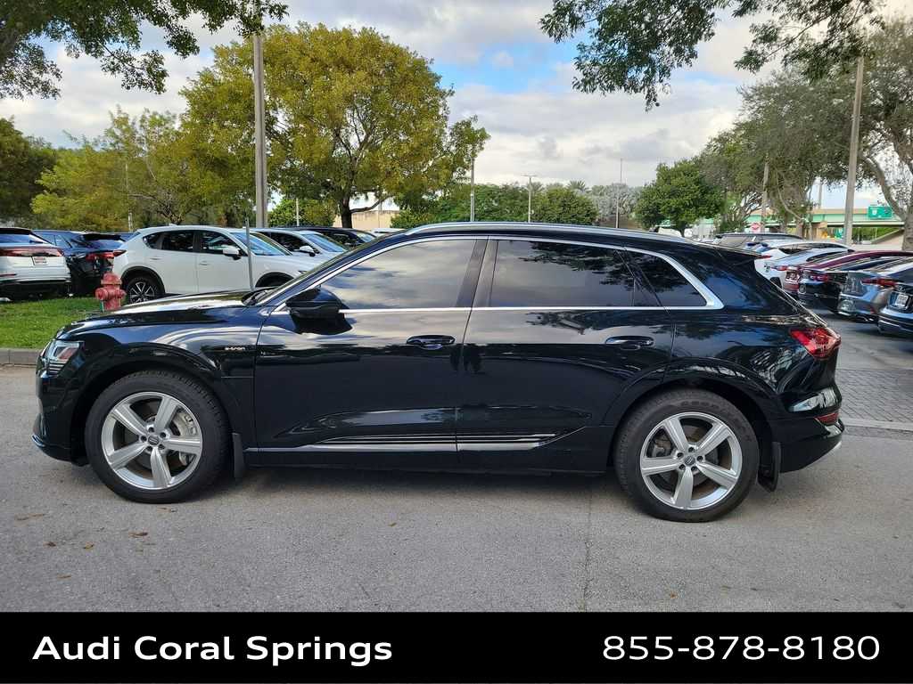 Thumbnail: 2019 Audi e-tron - 11