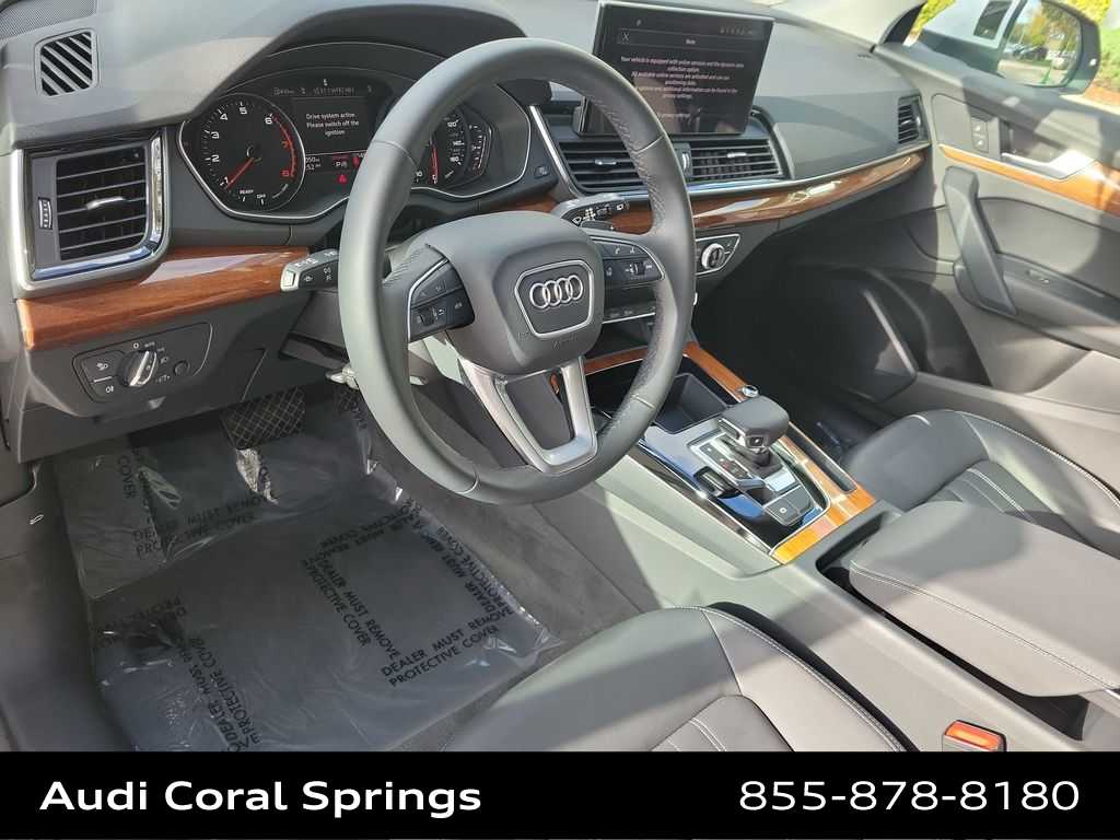 Thumbnail: 2023 Audi Q5 - 10