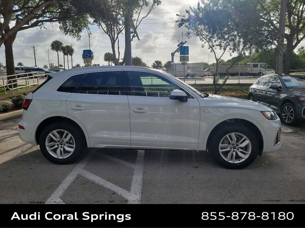 Thumbnail: 2023 Audi Q5 - 9