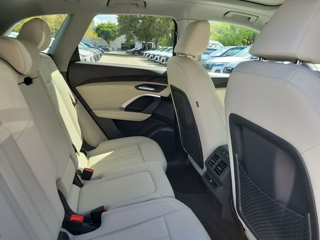 Thumbnail: 2025 Audi Q5 - 21