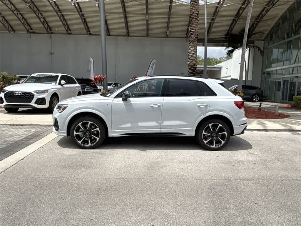 Thumbnail: 2025 Audi Q3 - 17