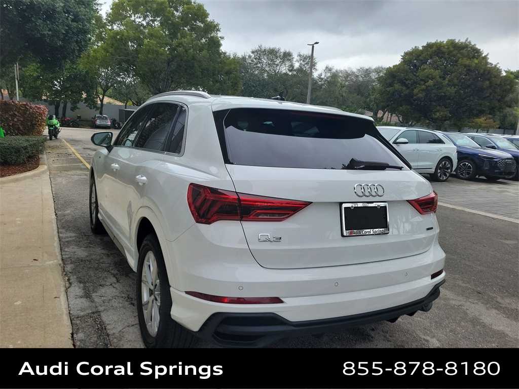 Thumbnail: 2023 Audi Q3 - 6