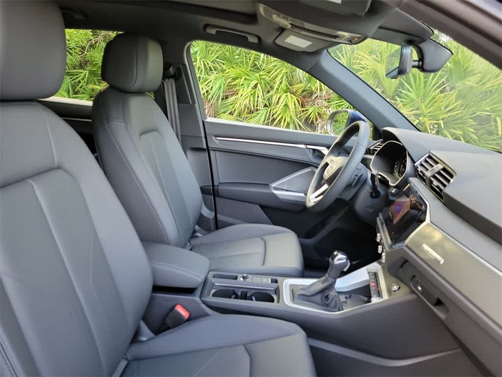 Thumbnail: 2025 Audi Q3 - 22