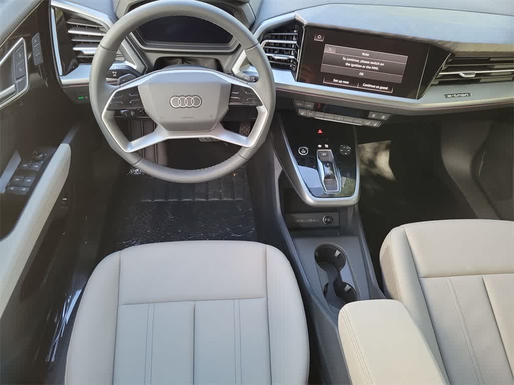 Thumbnail: 2026 Audi Q4 e-tron - 10