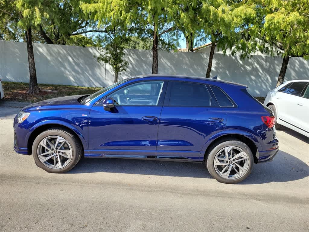 Thumbnail: 2025 Audi Q3 - 11