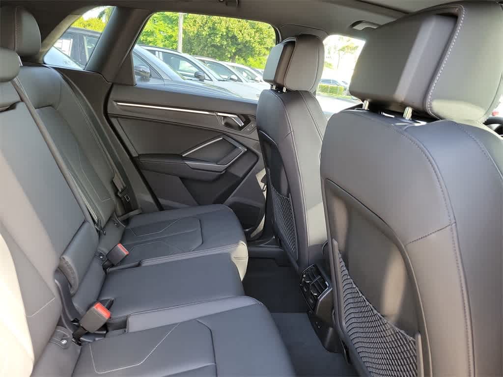 Thumbnail: 2025 Audi Q3 - 13